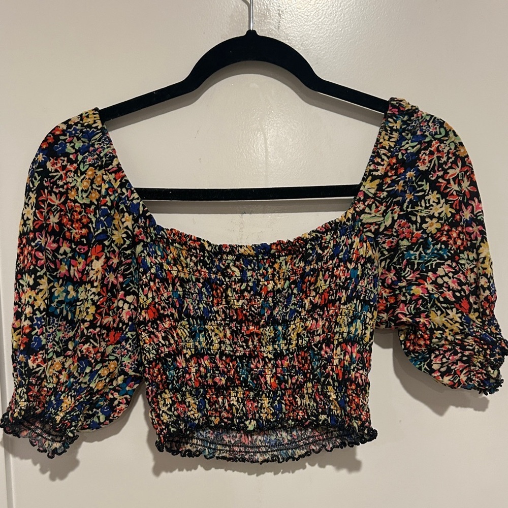 Urban Outfitters top Small Multicolor Cropped Floral Peasant Boho size small